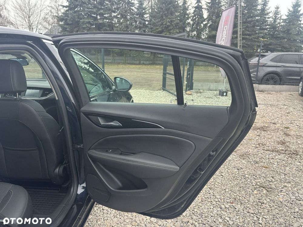 Opel Insignia - 35
