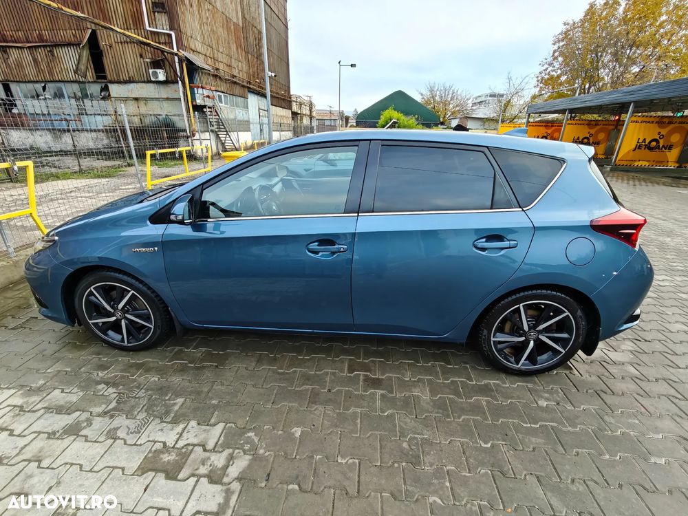 Toyota Auris 1.8 L VVT-i HSD Sol - 3