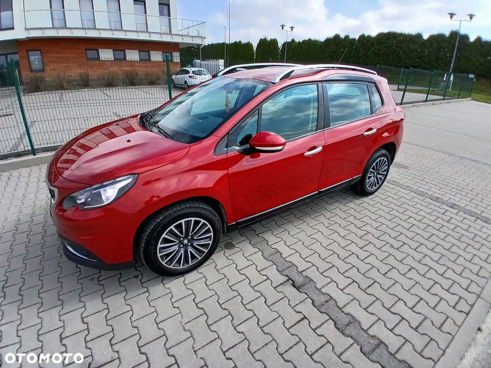 Peugeot 2008 1.2 Pure Tech Allure S&S - 5