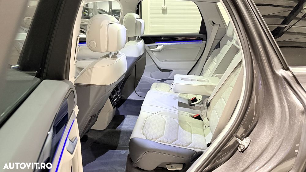 Volkswagen Touareg 3.0 V6 e-Hybrid 4Motion Aut. Elegance - 7