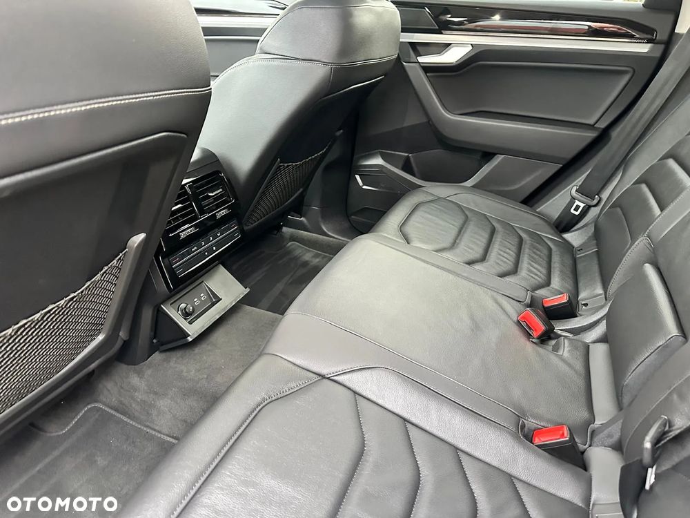 Volkswagen Touareg - 18