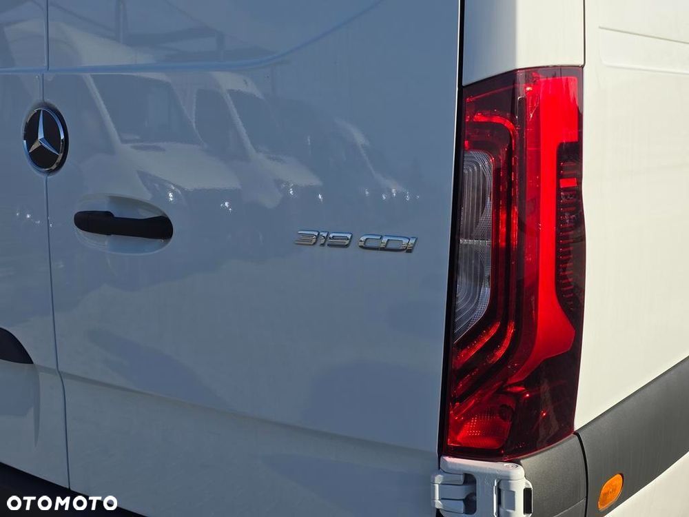 Mercedes-Benz Sprinter 319 CDI Long PRO 9G-Tronic - 28