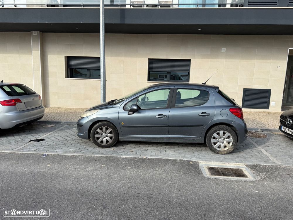 Peugeot 207 - 6