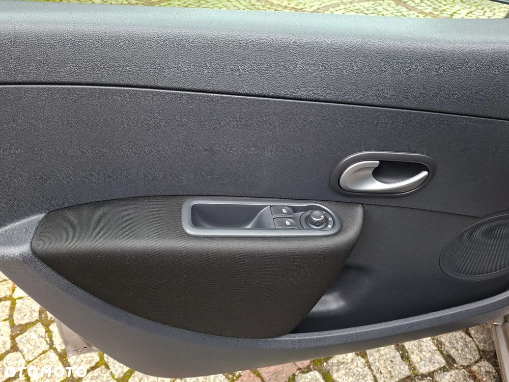 Renault Clio TCe 100 Expression - 12