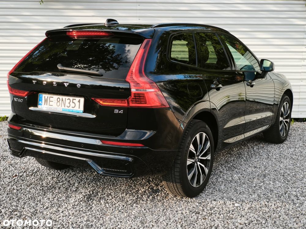 Volvo XC 60 B4 B Plus Dark - 19