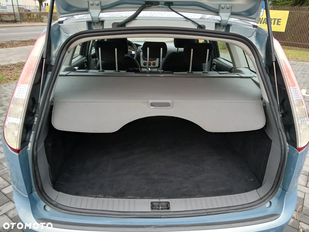 Ford Focus 1.6 16V Ambiente - 18