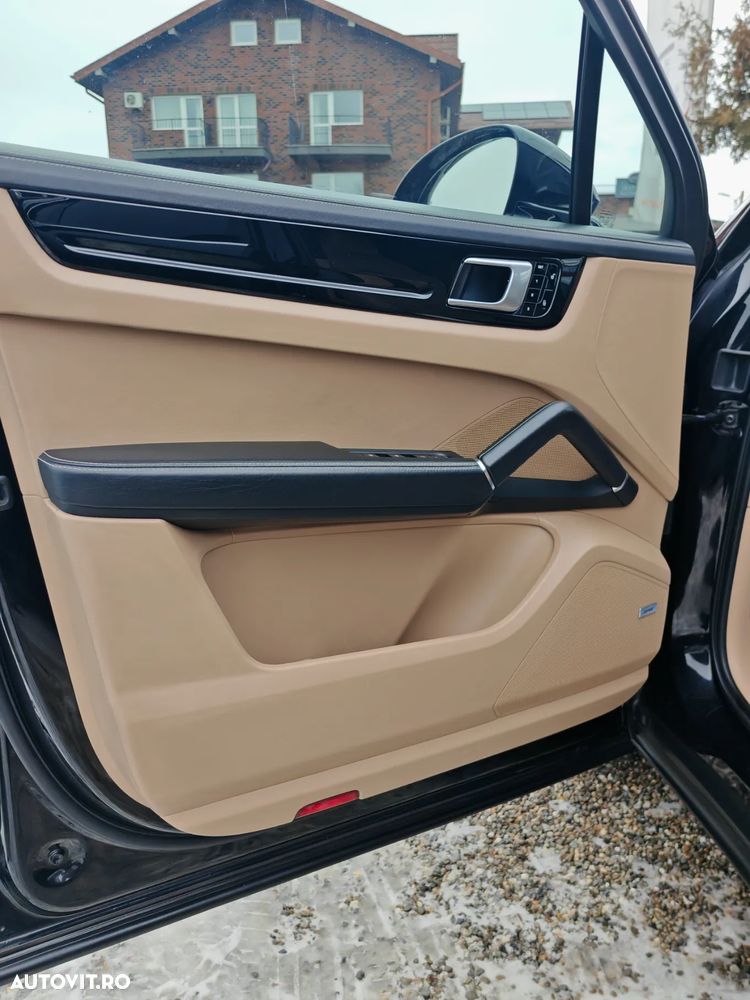 Porsche Cayenne E-Hybrid Tiptronic S - 17