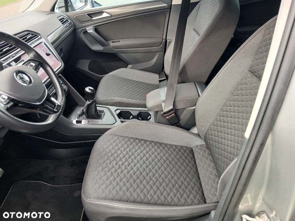 Volkswagen Tiguan - 10