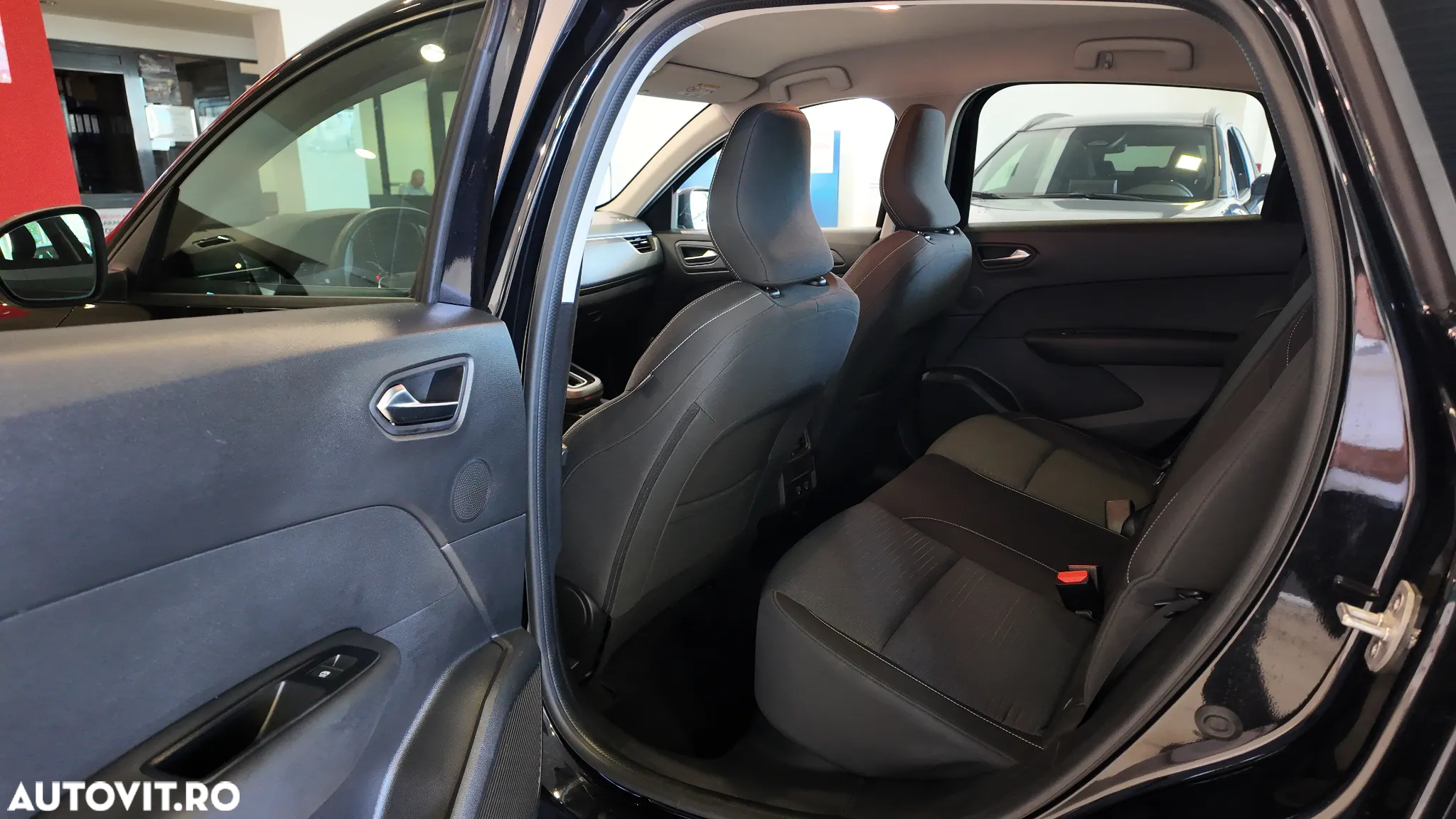 Renault Arkana E-TECH Hybrid 145 Techno - 27