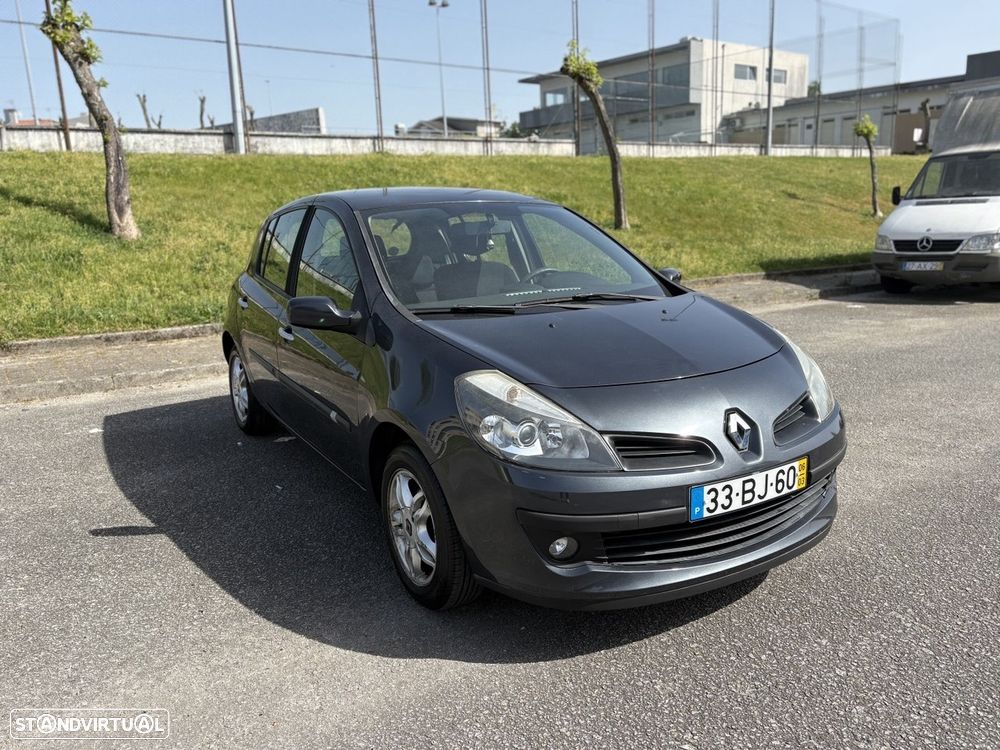 Renault Clio 1.2 16V Dynamique - 1