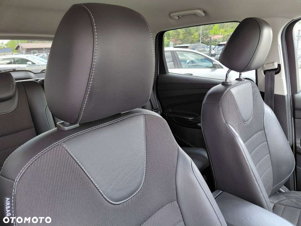 Ford Kuga - 16