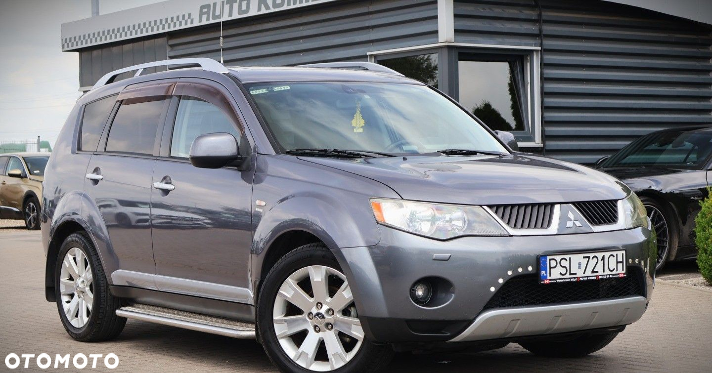 Mitsubishi Outlander - 2