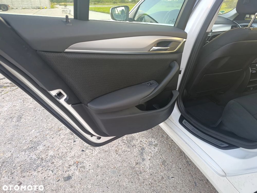 BMW Seria 5 520d - 21