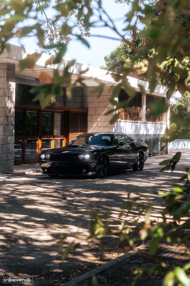 Dodge Challenger - 2