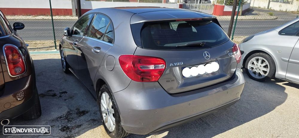 Mercedes-Benz A 180 CDI (BlueEFFICIENCY) Urban - 2