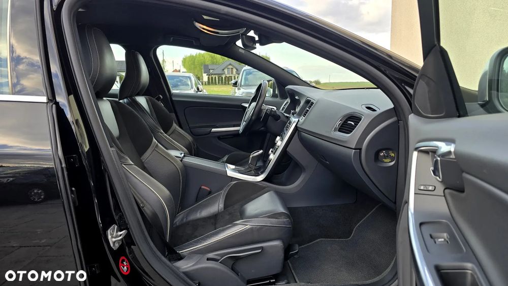 Volvo V60 D4 Geartronic RDesign - 27