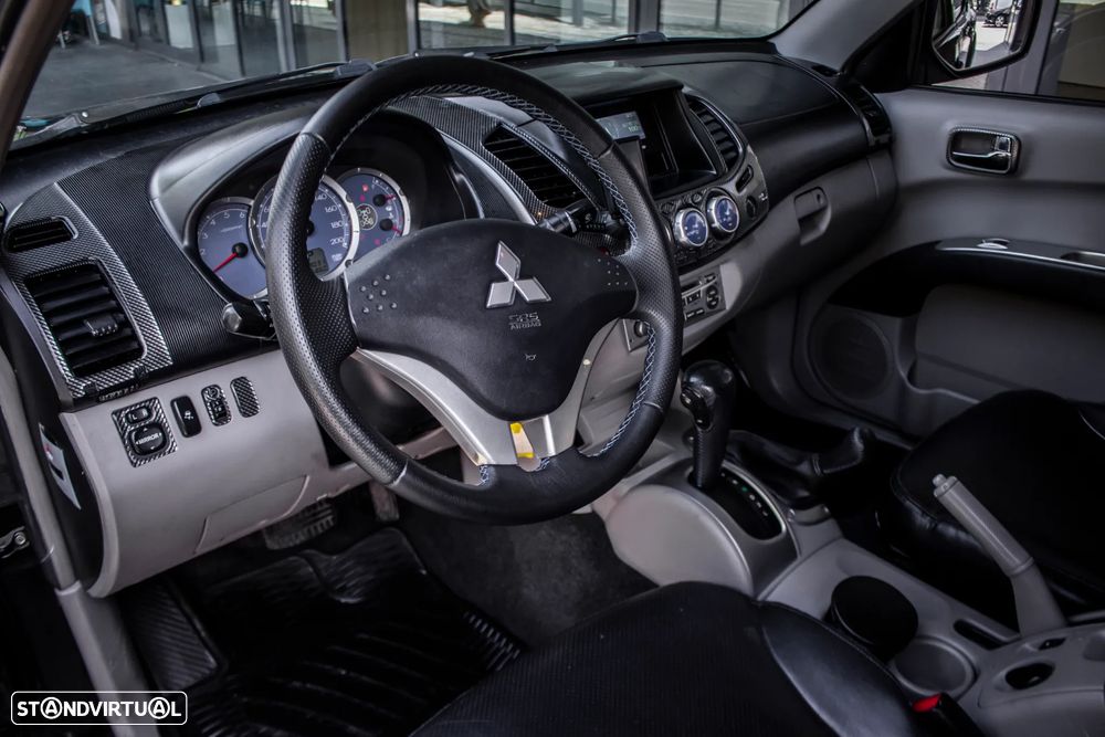 Mitsubishi L200 Pick Up 4x4 Auto Intense Cabine Dupla - 25