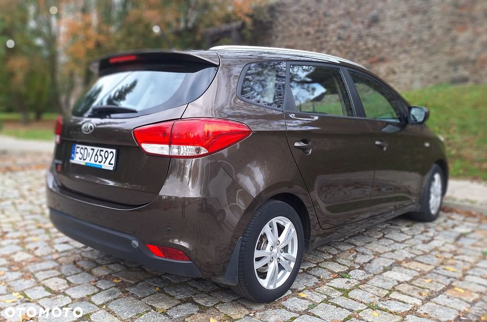 Kia Carens - 6