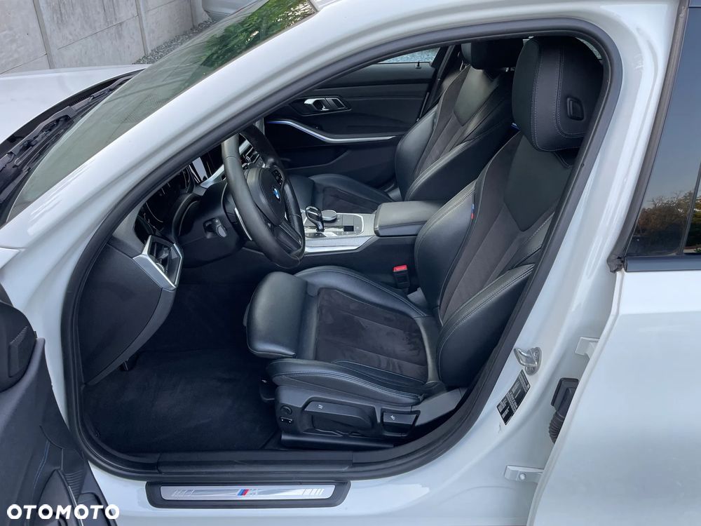 BMW Seria 3 320d Edition M Sport Shadow - 14