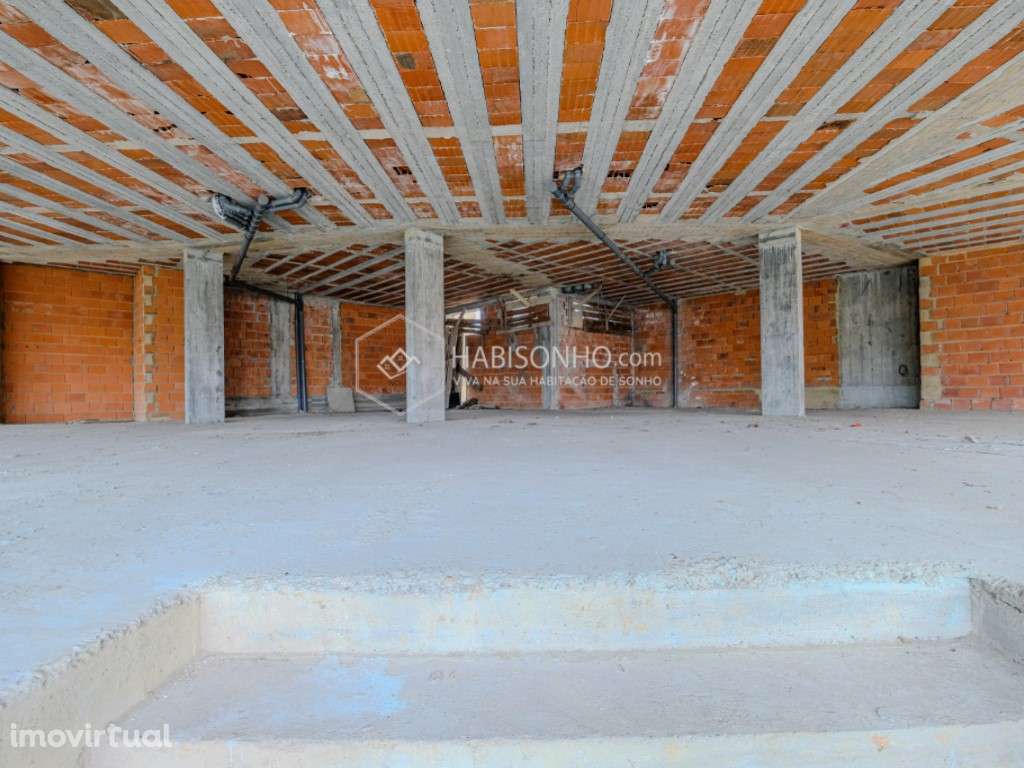 Loja c/ 587 m2 | Madalena | Vila Nova de Gaia - Grande imagem: 2/15