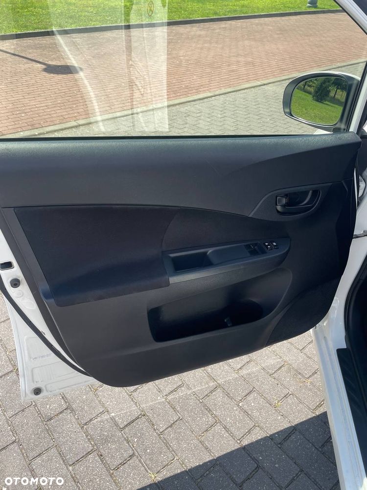 Toyota Verso S 1.4 D-4D Premium - 10