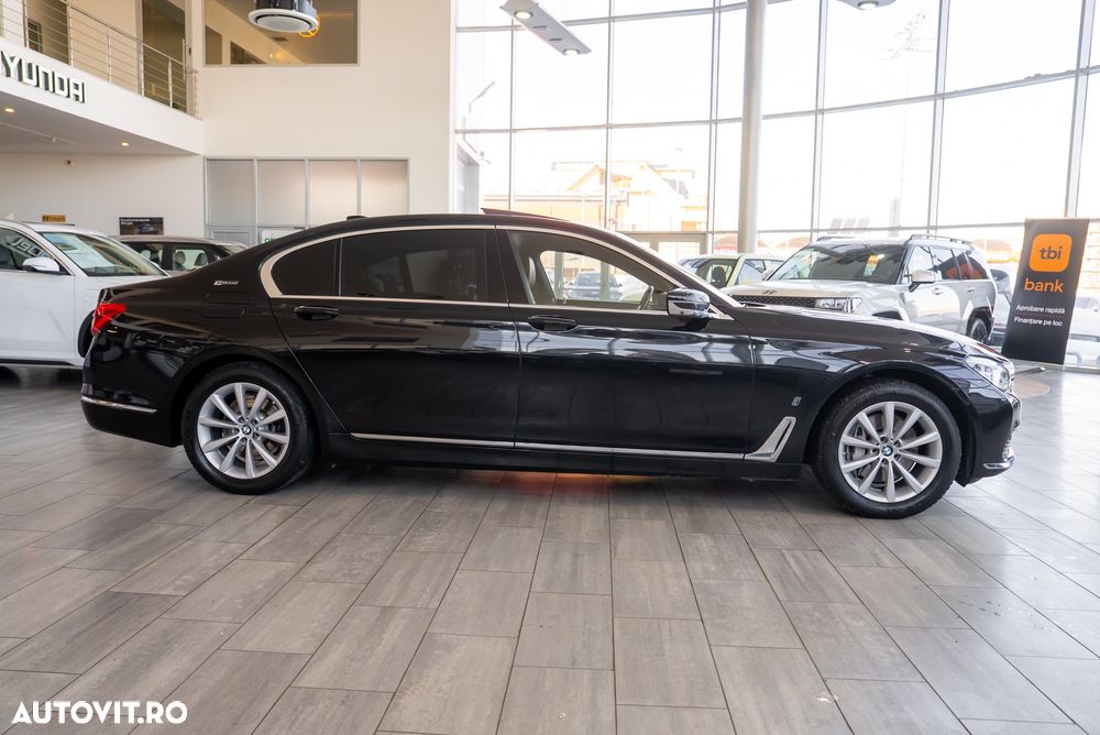 BMW Seria 7 740Le iPerformance - 10