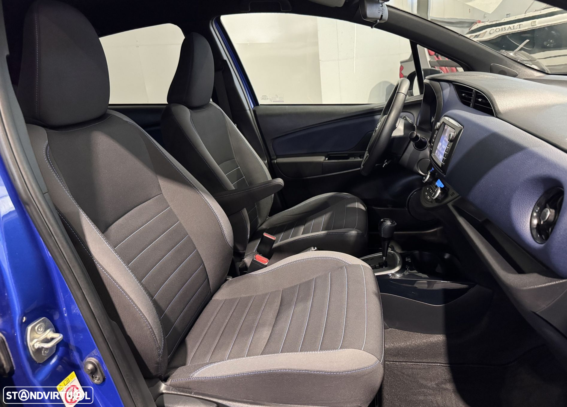Toyota Yaris 1.5 HSD Exclusive+P.Luxury - 38