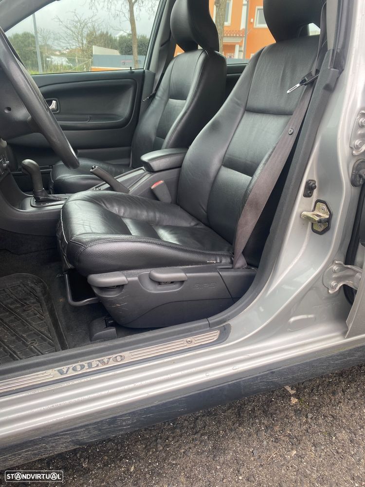 Volvo V40 Cross Country - 6