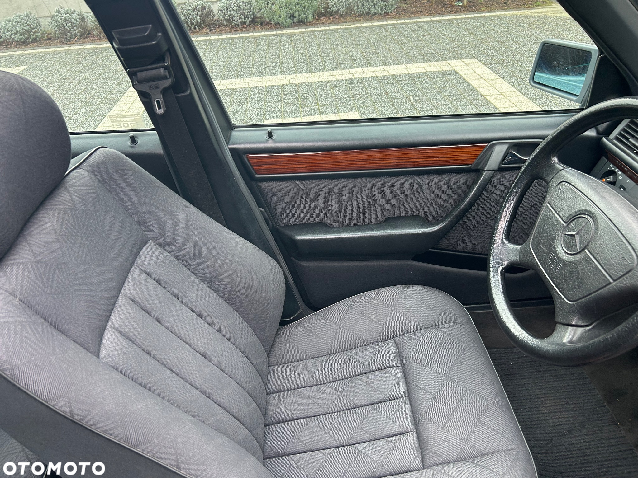Mercedes-Benz Klasa E 200 T Elegance - 19