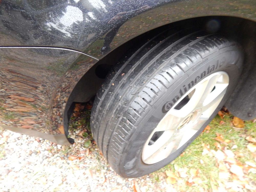 Volkswagen Touran 2.0 TDI Highline - 14