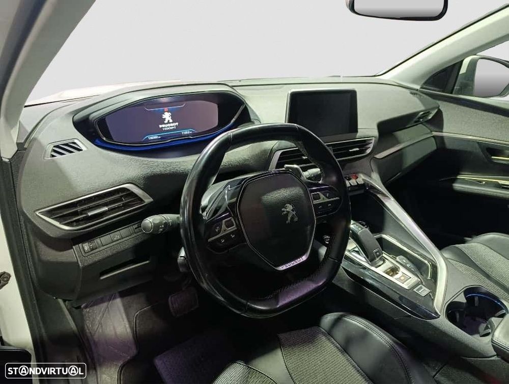 Peugeot 3008 1.2 PureTech Allure EAT8 - 8