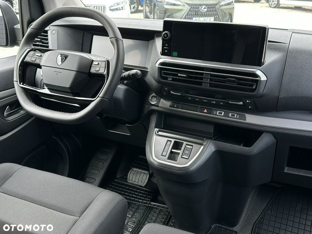 Peugeot Traveller - 21