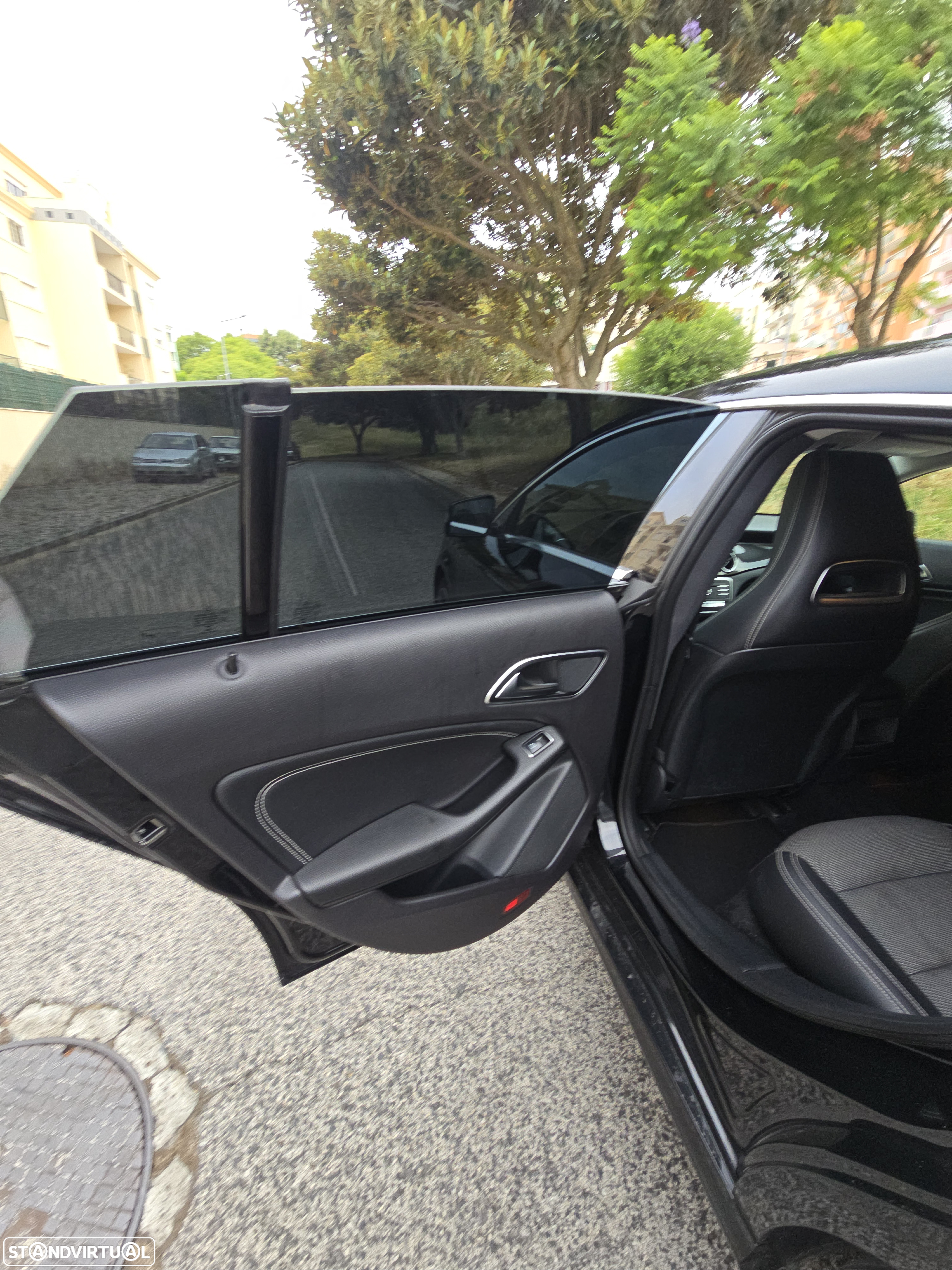 Mercedes-Benz CLA 200 d Shooting Brake Urban Aut. - 26