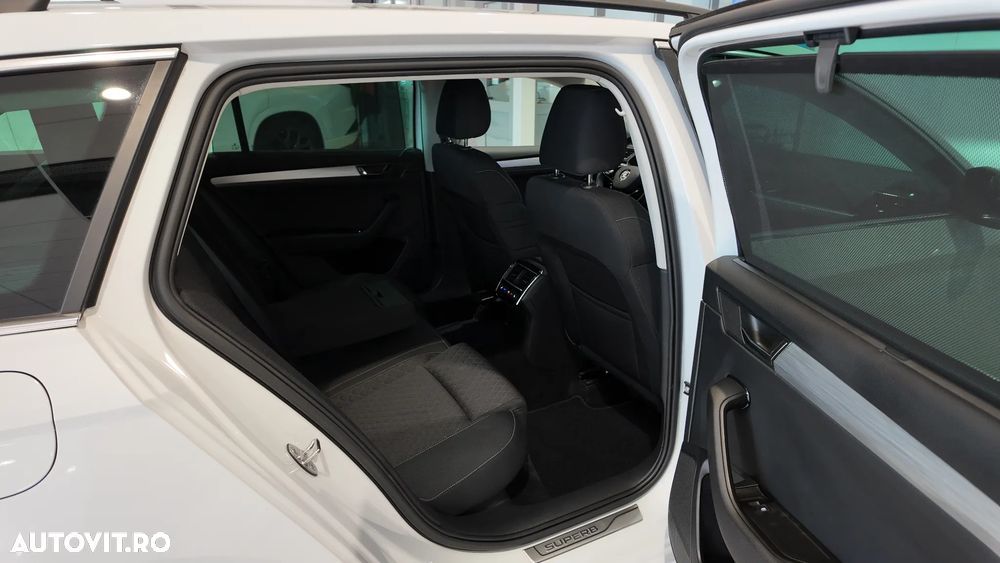 Skoda Superb 2.0 TDI DSG Ambition - 36