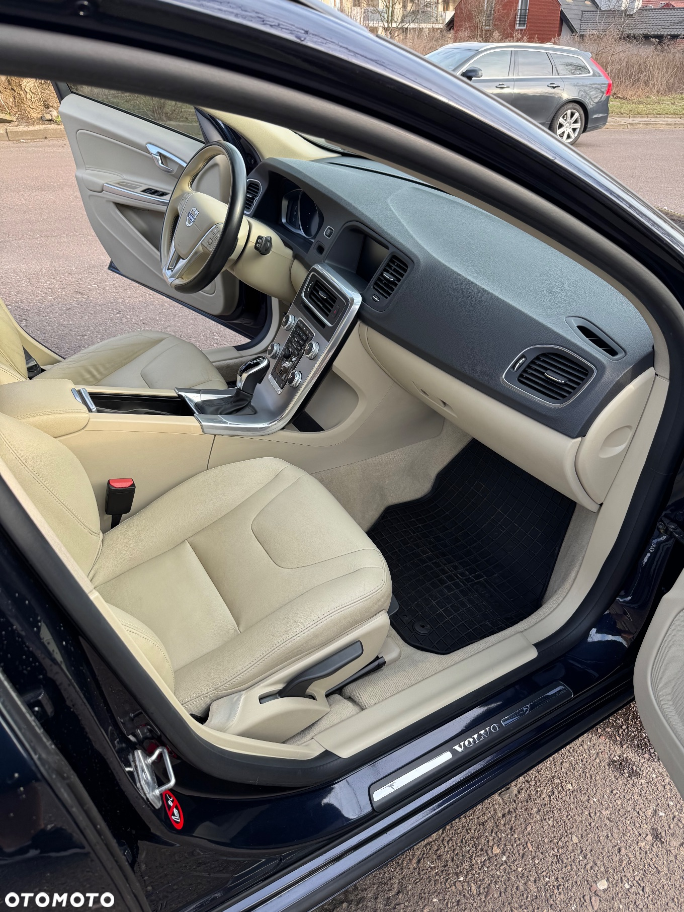 Volvo V60 D3 AWD Momentum Pro - 12