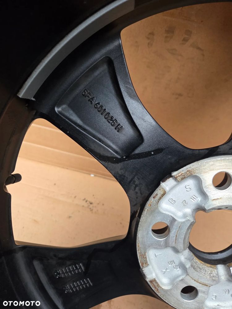 Felga aluminiowa z oponą Seat Cupra Leon IV 4 18 Cali 7.5Jx18H2 ET 46 5FA601025H 225/40R18 92 Y Bridgestone Turanza T005 0224 2024 Rok - 17