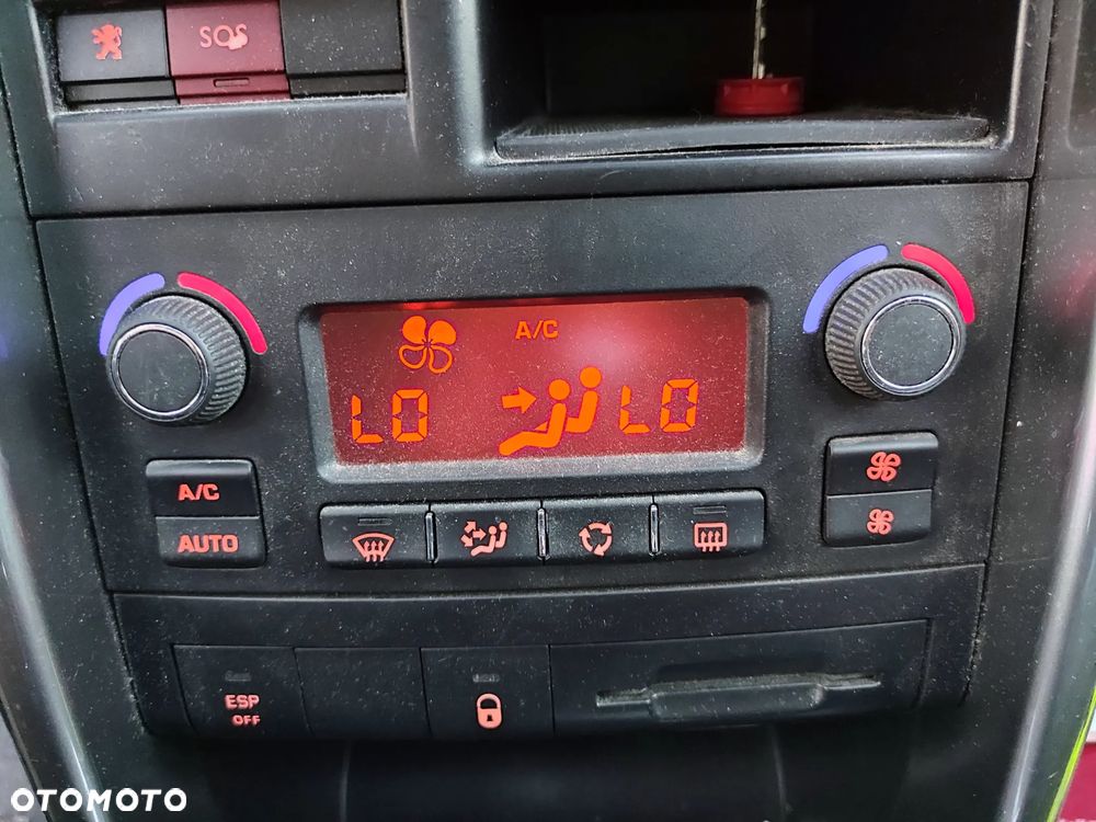 Peugeot 207 155 THP Platinum - 13