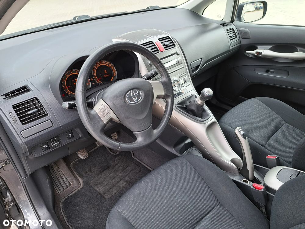 Toyota Auris - 14