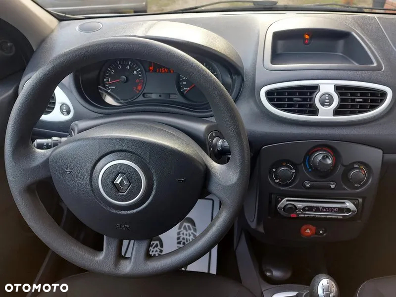 Renault Clio 1.2 16V 75 Yahoo - 31
