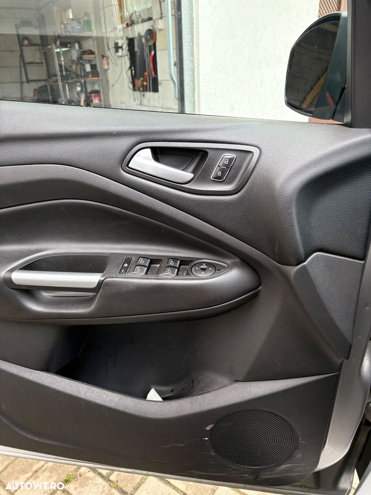 Ford Kuga 2.0 TDCi Powershift 4WD Titanium - 13