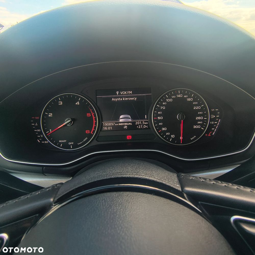 Audi A4 Avant 2.0 TDI Design - 36