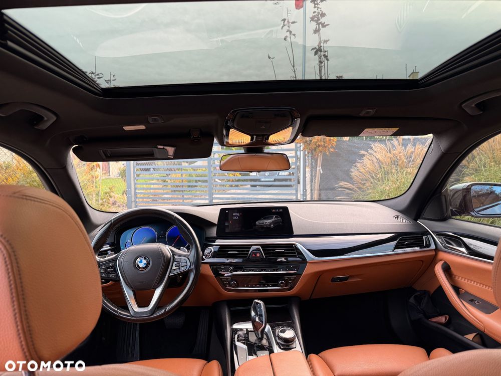 BMW Seria 5 520d Sport Line - 10