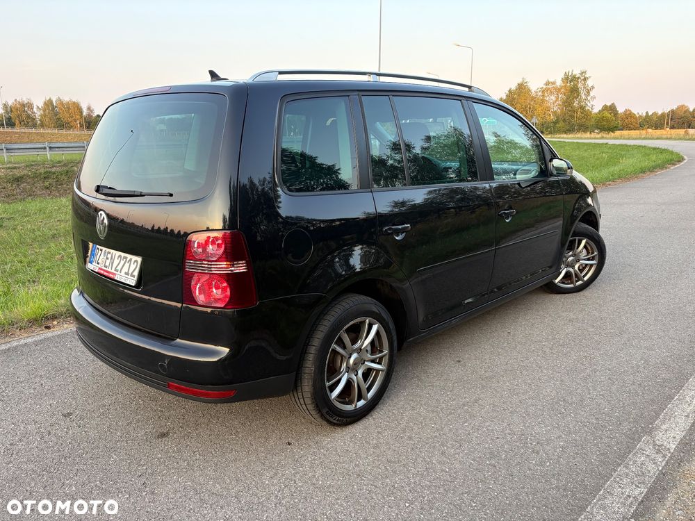 Volkswagen Touran - 6