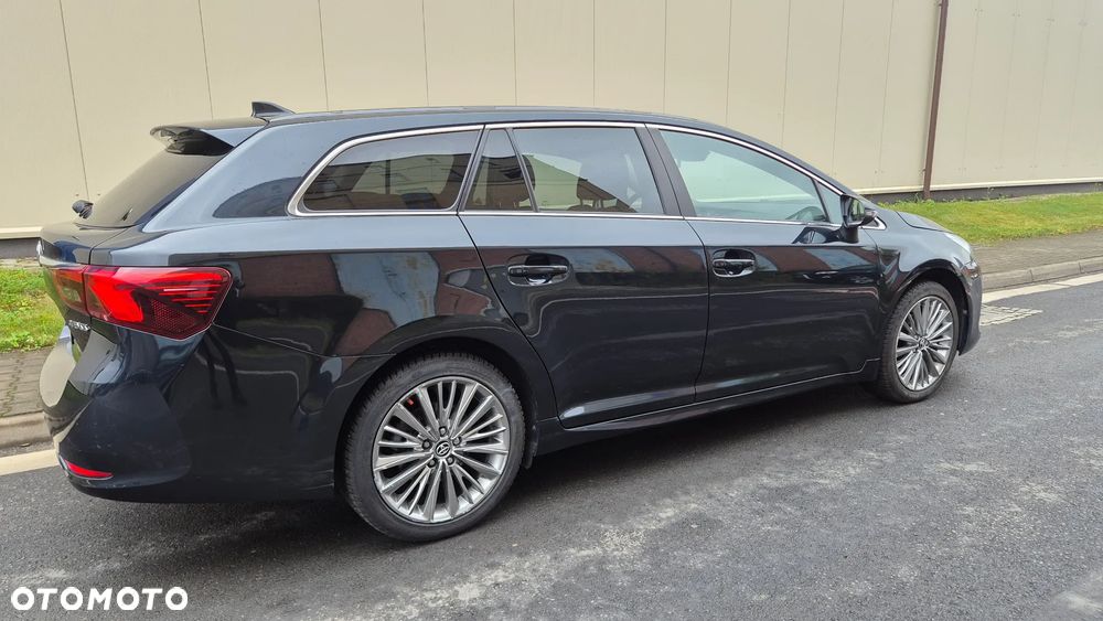 Toyota Avensis Touring Sports 1.8 Executive - 9