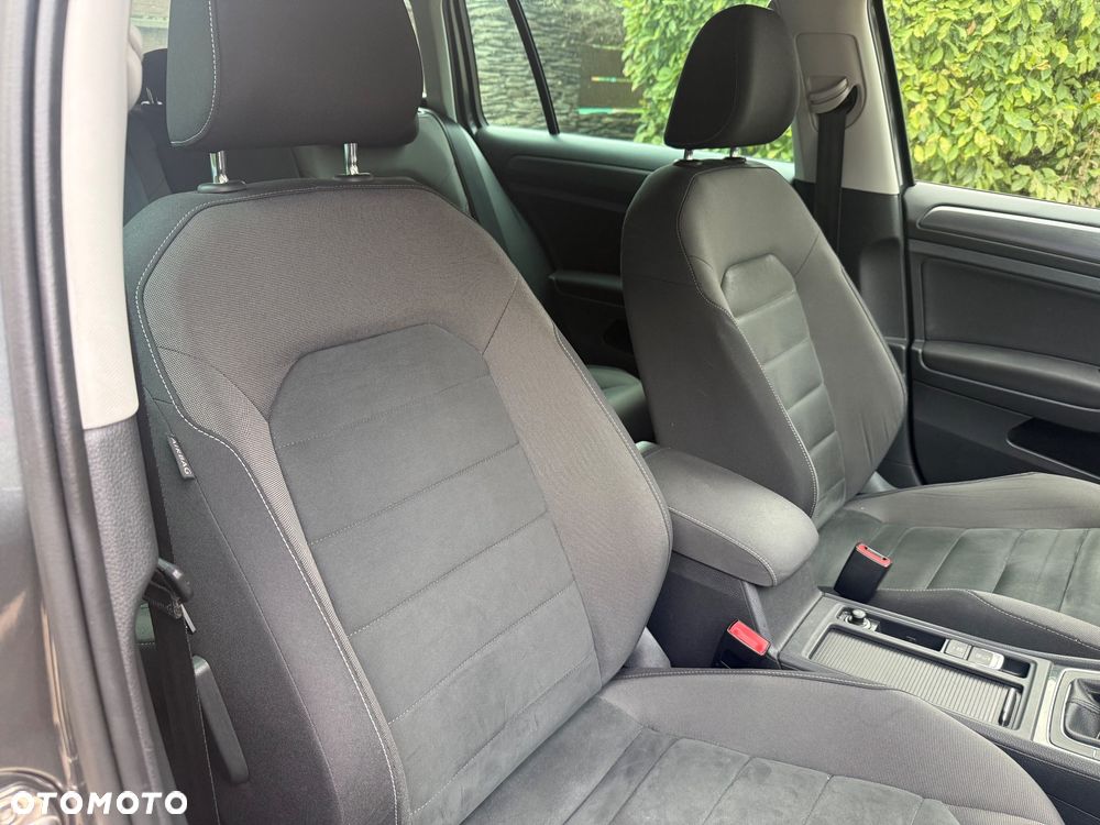 Volkswagen Golf - 9