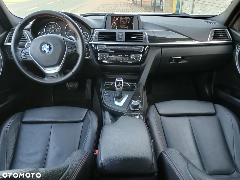 BMW Seria 3 328i xDrive Sport-Aut - 3