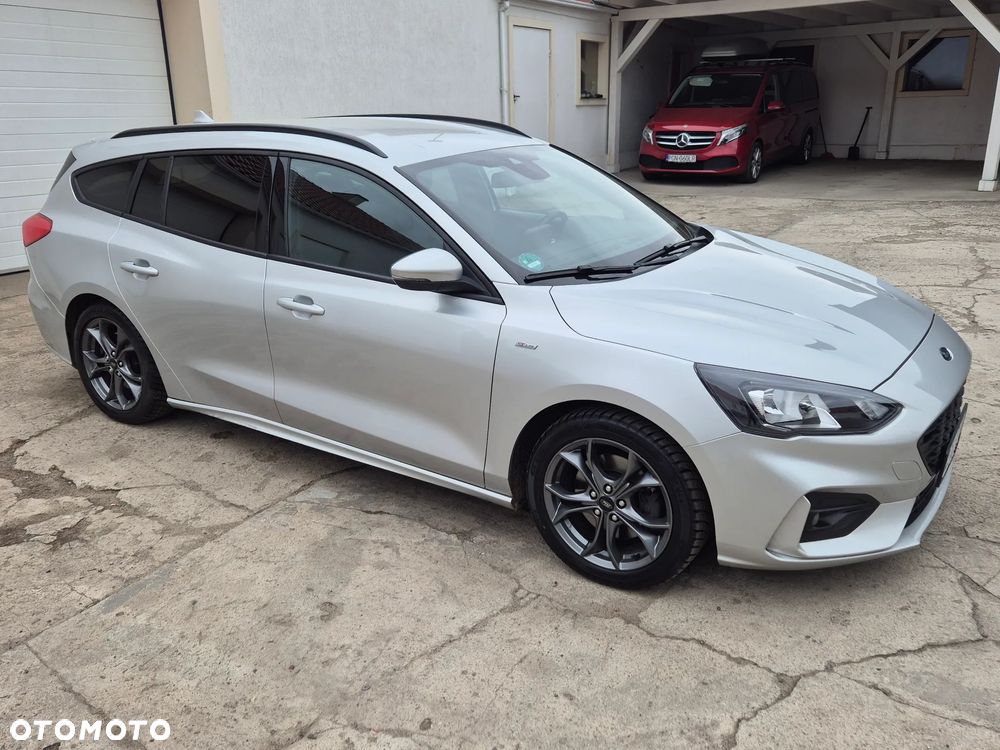 Ford Focus 1.5 EcoBlue Start-Stopp-System ST-LINE DESIGN - 11