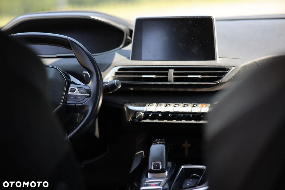 Peugeot 5008 1.2 PureTech Allure S&S EAT8 - 12