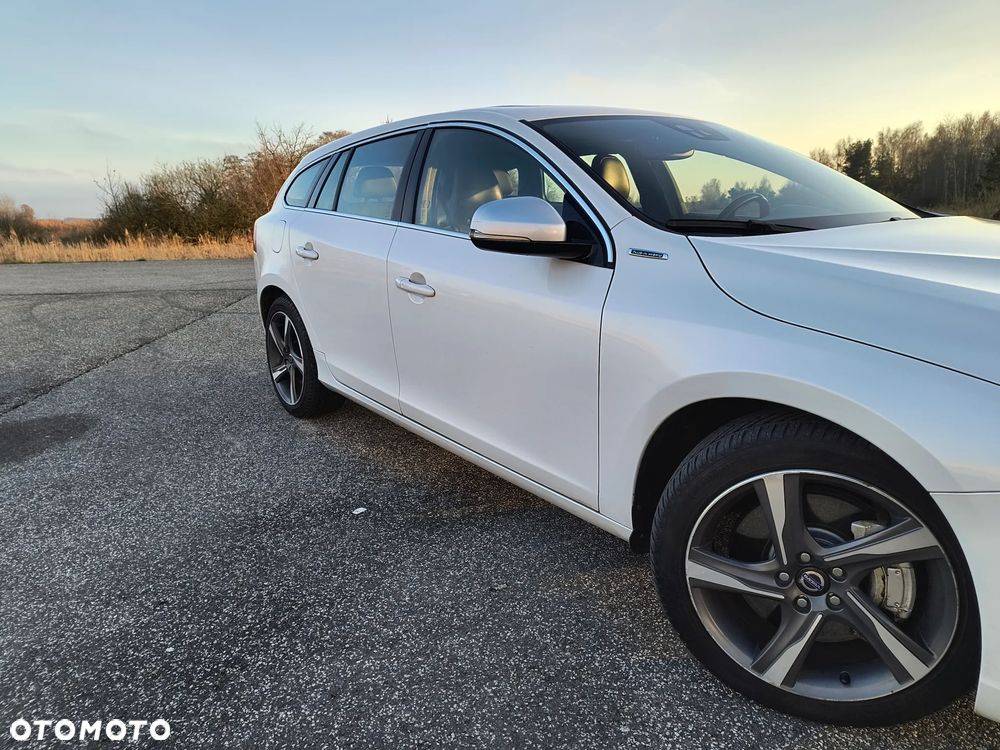 Volvo V60 D6 AWD Plug-in Hybrid Summum - 12