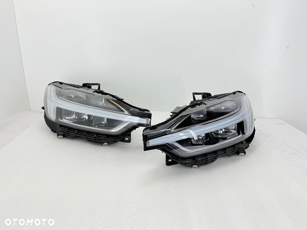 Reflektor Lampa przednia prawa lewa Volvo XC60 II FULL LED SYSTEM